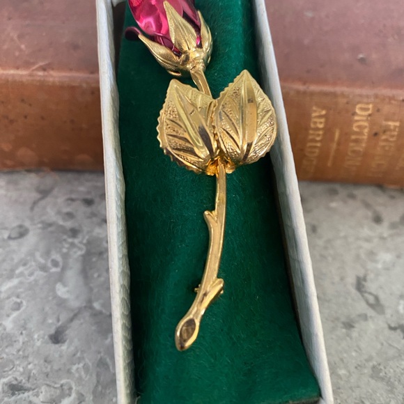 Gold and Red Rose Brooch - Picture 2 of 5